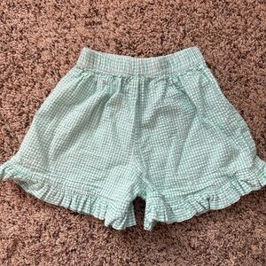 Lulu Bebe ruffle shorts. Size 2T.